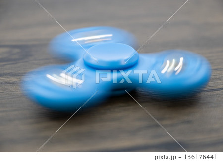 ハンドスピナー 136176441