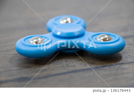 ハンドスピナー ハンドスピナー 136176443