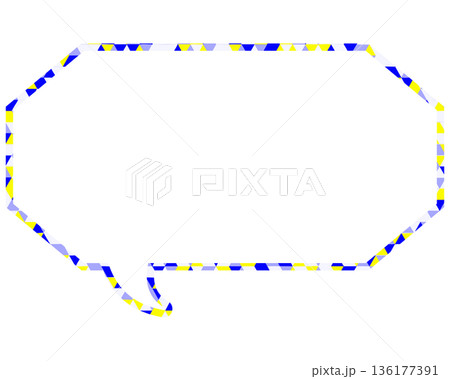 ステンドグラス風吹き出し　三角形模様　細長い八角形 136177391