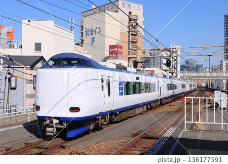 野田駅を通過する271系特急はるか 野田駅を通過する271系特急はるか 136177591
