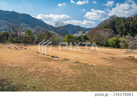石舞台古墳芝生広場　奈良県明日香村 136178861