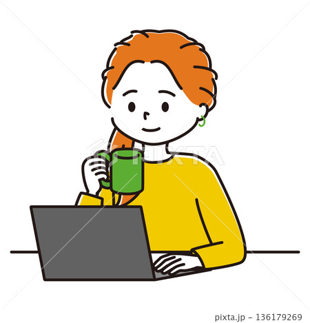 コーヒーを飲みながらリモートワークをする女性のイラスト コーヒーを飲みながらリモートワークをする女性のイラスト 136179269