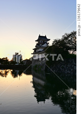 富山城 136179642