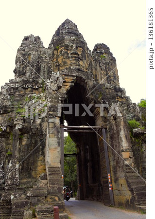 アンコールトム南大門 カンボジア 1 アンコールトム南大門 カンボジア 1 136181365