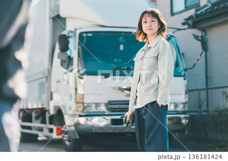 truck driver 136181424