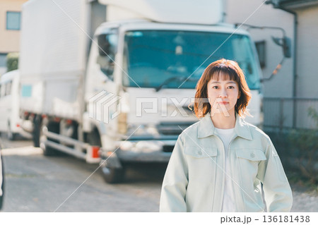 truck driver 136181438