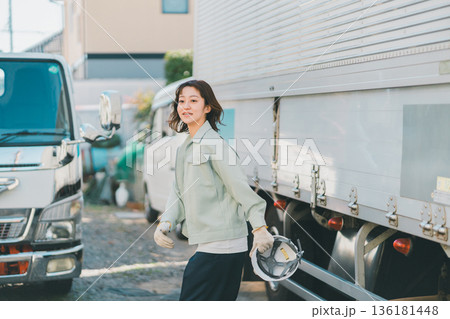 truck driver 136181448