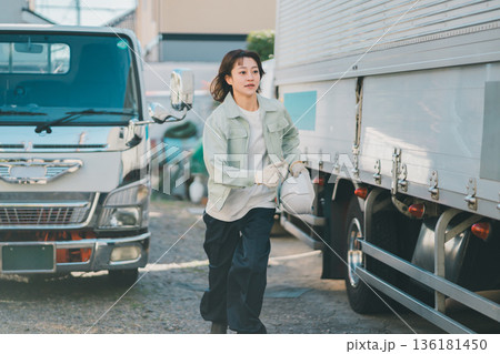 truck driver 136181450