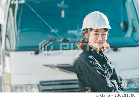 truck driver 136181506