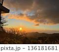 綺麗な日の出 136181681