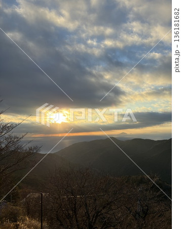 綺麗な日の出 綺麗な日の出 136181682