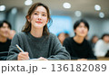 セミナーで前向きな姿勢を見せる日本人の若手女性社員 136182089