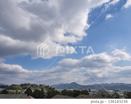 悠久の城下町、篠山城跡から望む日本の原風景 悠久の城下町、篠山城跡から望む日本の原風景 136183236