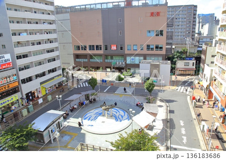 板橋駅東口　埼京線 136183686