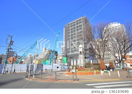 再開発が始まった板橋駅西口　埼京線 136183690