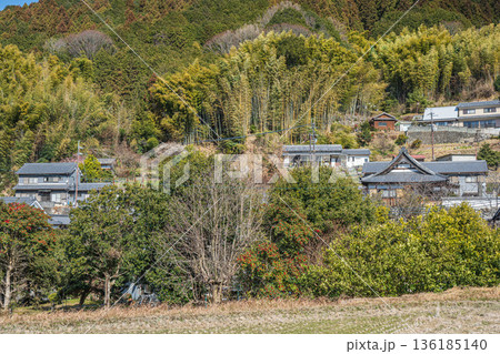 明日香村の山村風景 奈良県 明日香村の山村風景 奈良県 136185140