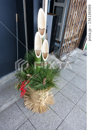 和風正月の飾り 136186066