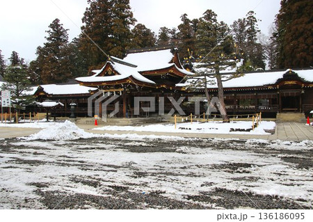 『お伊勢参らばお多賀へ参れ・お伊勢お多賀の子で御座る』と言われた… 滋賀の御宮【多賀大社】 136186095