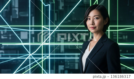 先端テクノロジーを牽引する未来志向のビジネスウーマン 136186317