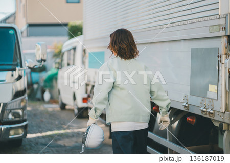 truck driver 136187019