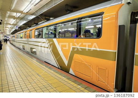 近鉄30000系ビスタカーのダブルデッカー車 136187092