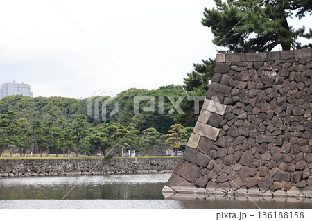 江戸城蛤濠の風景 136188158