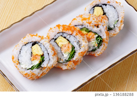サーモンサラダ巻 136188288
