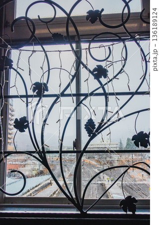 雪（雨）が降る塩尻駅 136189124