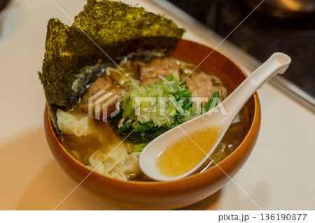 チャーシュー麺　ラーメン　叉焼 136190877