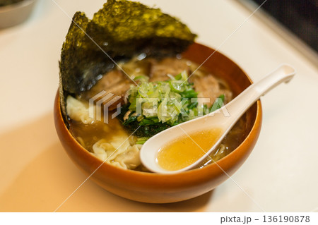 チャーシュー麺　ラーメン　叉焼 136190878