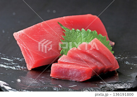 おいしい鮪赤身刺身 136191800