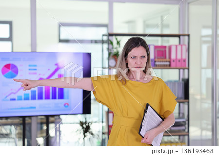 Engaging business meeting inspires action and teamwork, with bold presentations driving innovative discussions and strategic planning 136193468