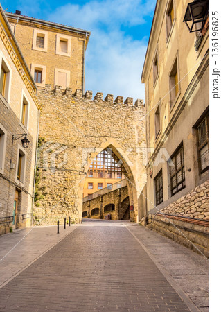 Medieval Gate of Los Herran with wooden portcullis . Old Town of Vitoria-Gasteiz, Basque Country Medieval Gate of Los Herran with wooden portcullis . Old Town of Vitoria-Gasteiz, Basque Country 136196825