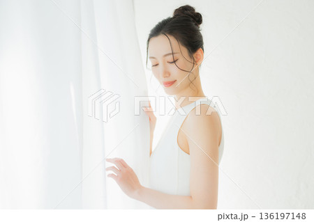 若い女性のビューティーイメージ 若い女性のビューティーイメージ 136197148