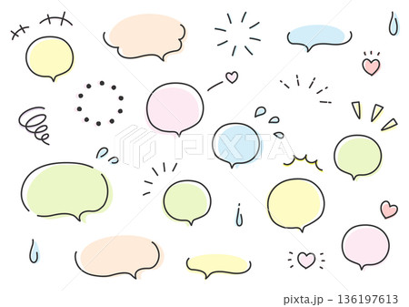 手描きの吹き出しのセット、黒い画線とパステルカラー 136197613