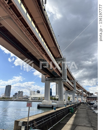 神戸の港 136197777