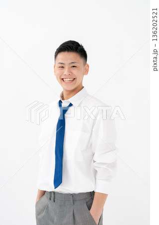 男子　10代　制服　ワイシャツ 136202521