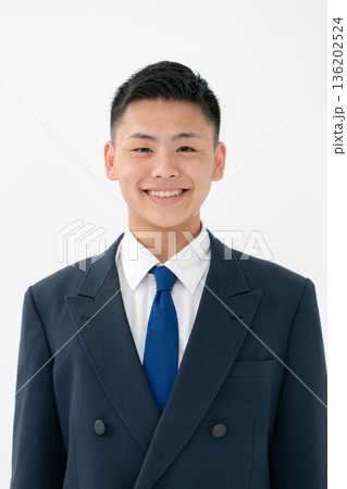 男子　10代　制服　ID 136202524