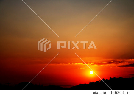 沈む夕日 沈む夕日 136203152