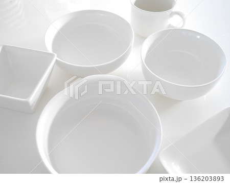 白いお皿 136203893