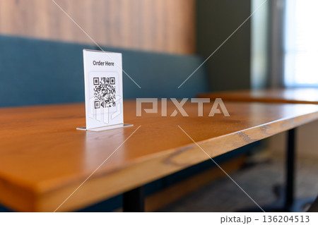 テーブル上のQRコード表示 136204513
