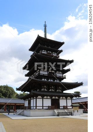 世界遺産　薬師寺　奈良県 136204545