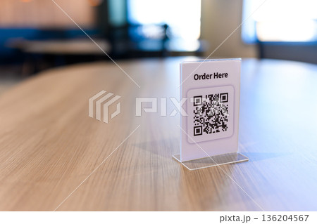 テーブル上のQRコード表示 136204567