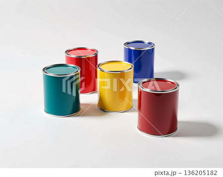 カラフルなペンキの缶 136205182
