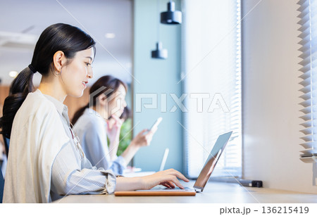 ビジネスパーソン ビジネスパーソン 136215419