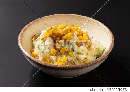 ポテトサラダ　（炙りコーン） 136215978