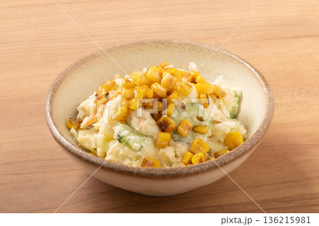 ポテトサラダ　（炙りコーン） 136215981