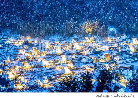 雪のかやぶきの里 雪のかやぶきの里 136216178