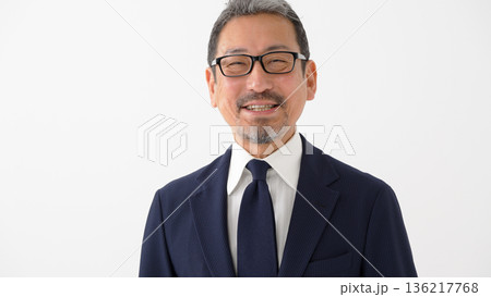 男性 ビジネス ポートレート 男性 ビジネス ポートレート 136217768