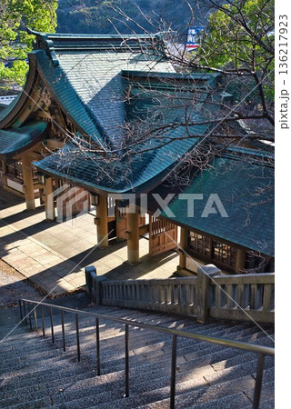 正月の装いをした和霊神社 136217923
